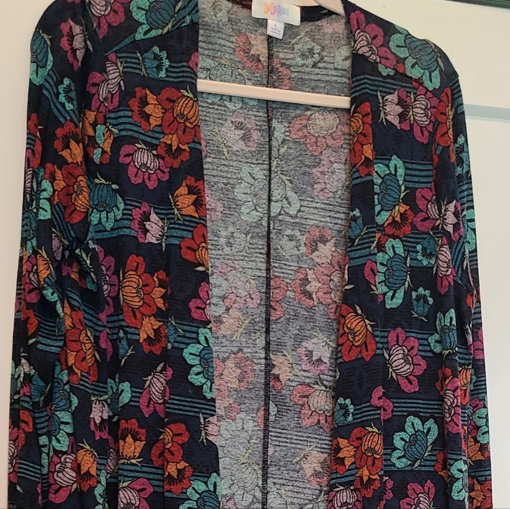 Large LuLaRoe Sarahs